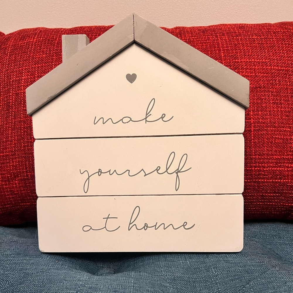 ❤️HOST PICK❤️ Make Yourself At Home Standing Wood Plaque